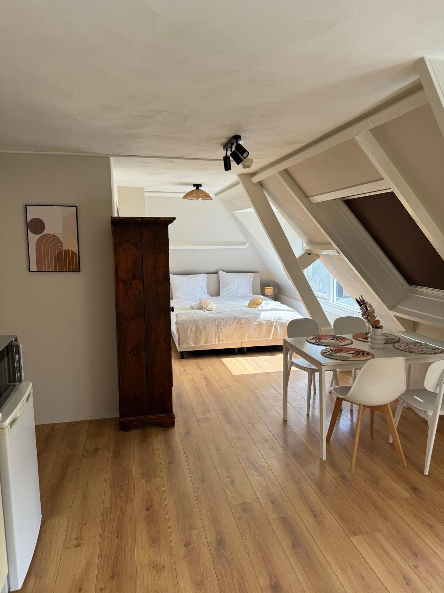 High Street Hotel *